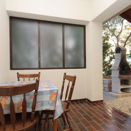 Apartments With A Parking Space Mali Losinj Ngoại thất bức ảnh