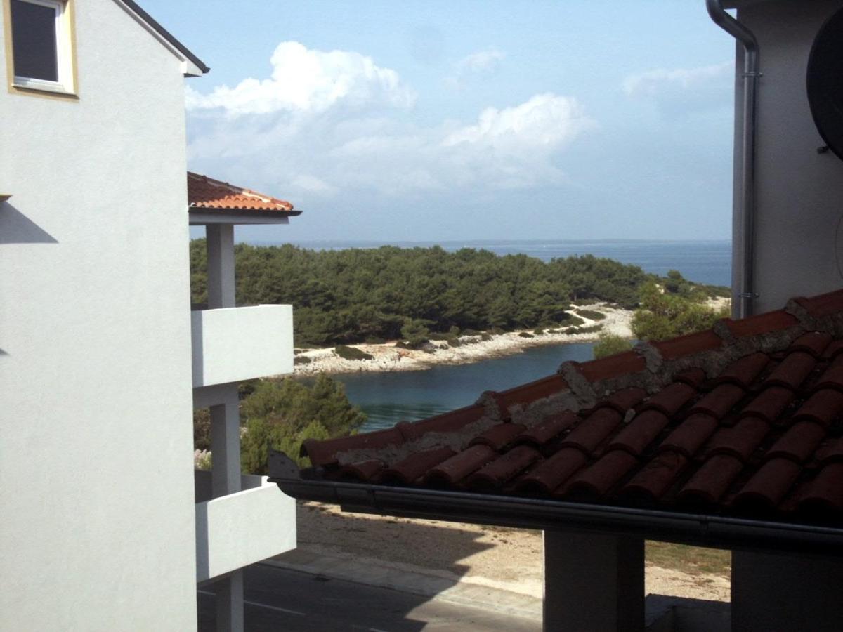 Apartments With A Parking Space Mali Losinj Ngoại thất bức ảnh