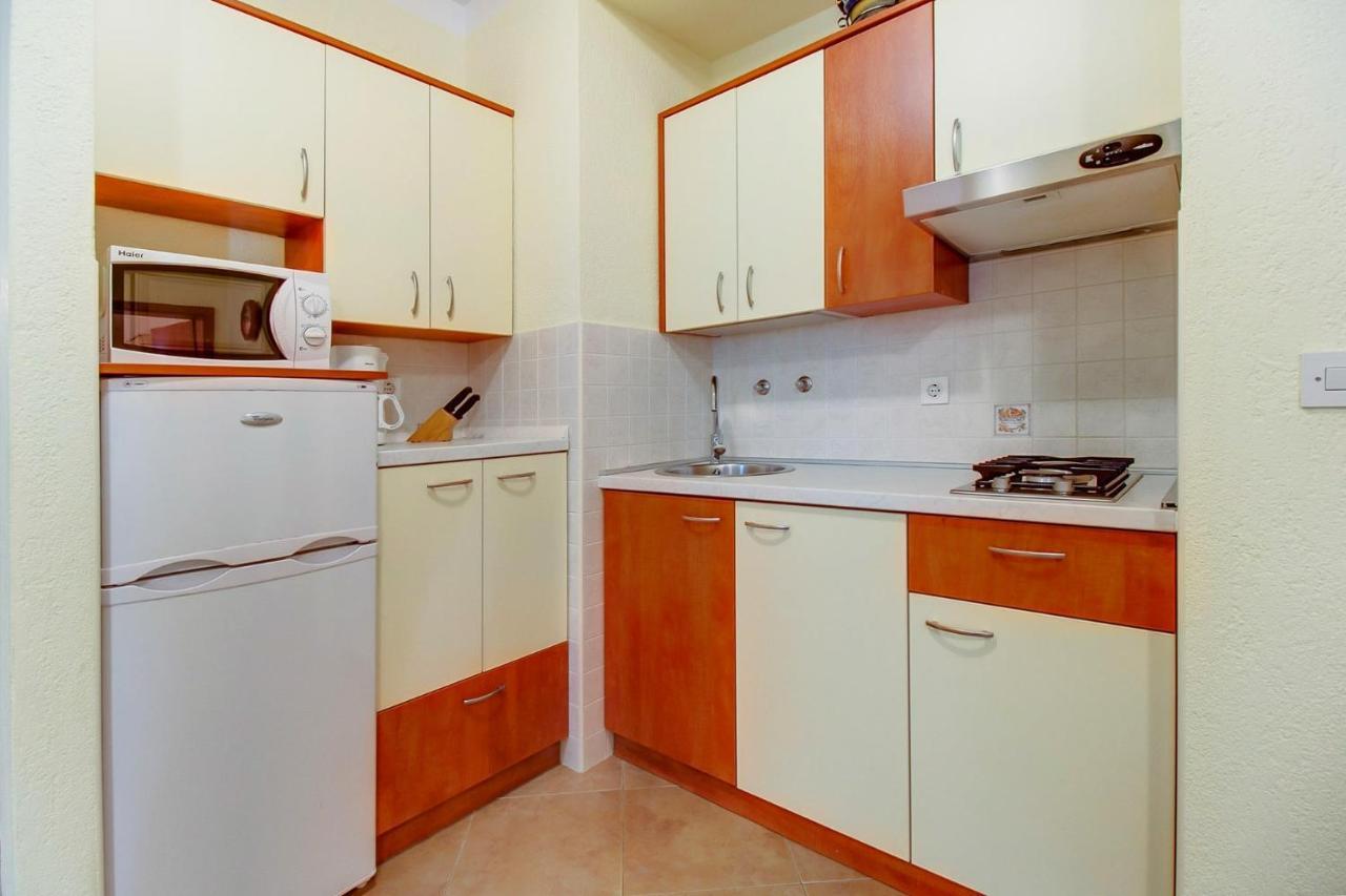 Apartments With A Parking Space Mali Losinj Ngoại thất bức ảnh
