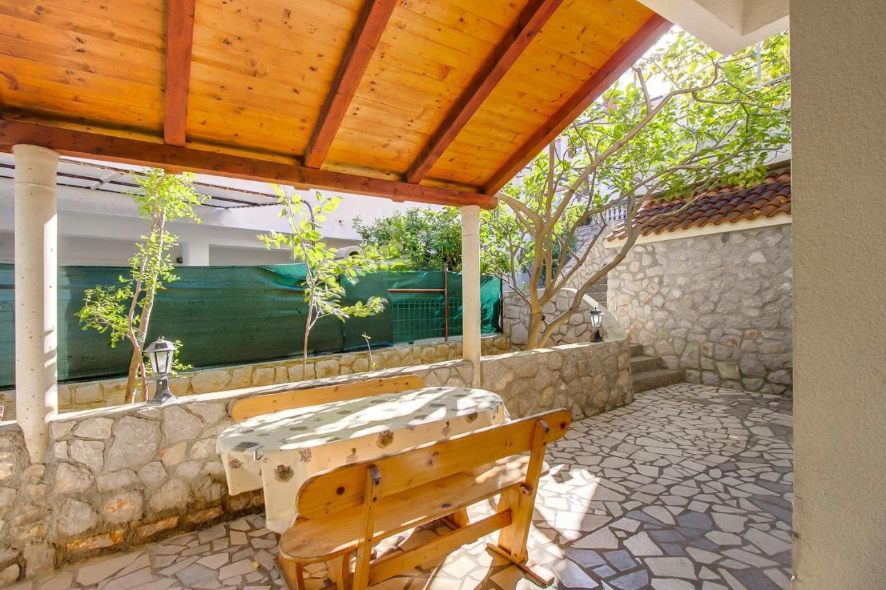 Apartments With A Parking Space Mali Losinj Ngoại thất bức ảnh
