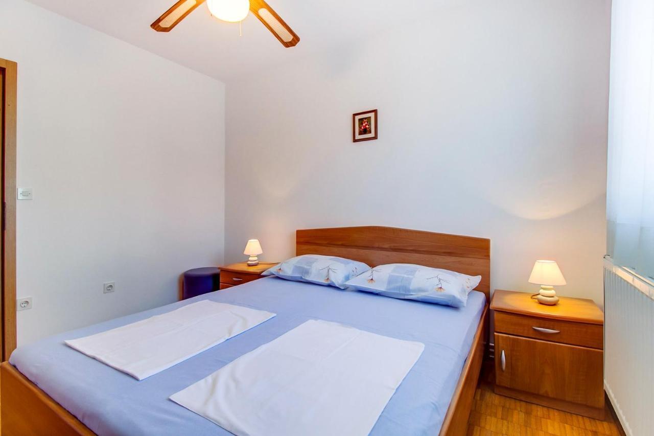 Apartments With A Parking Space Mali Losinj Ngoại thất bức ảnh
