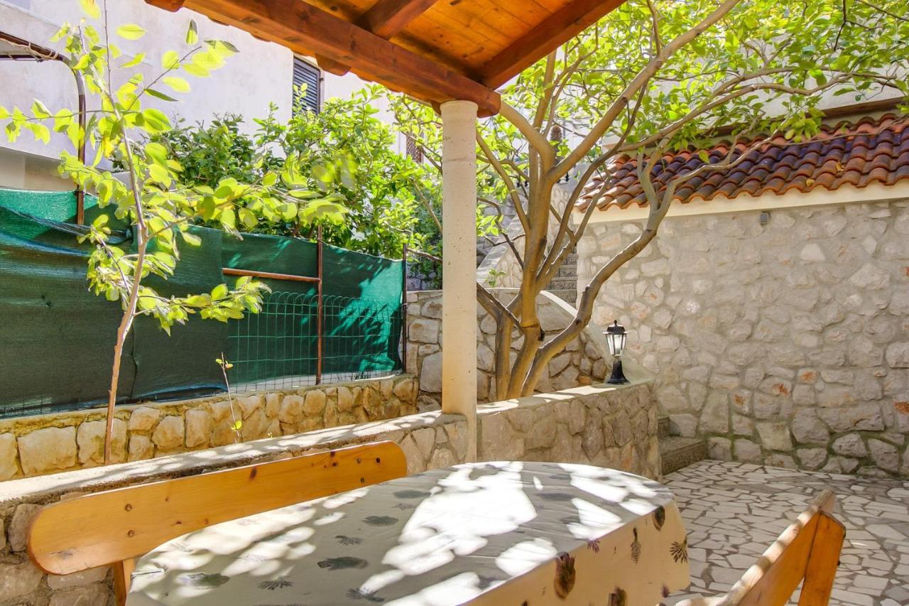 Apartments With A Parking Space Mali Losinj Ngoại thất bức ảnh